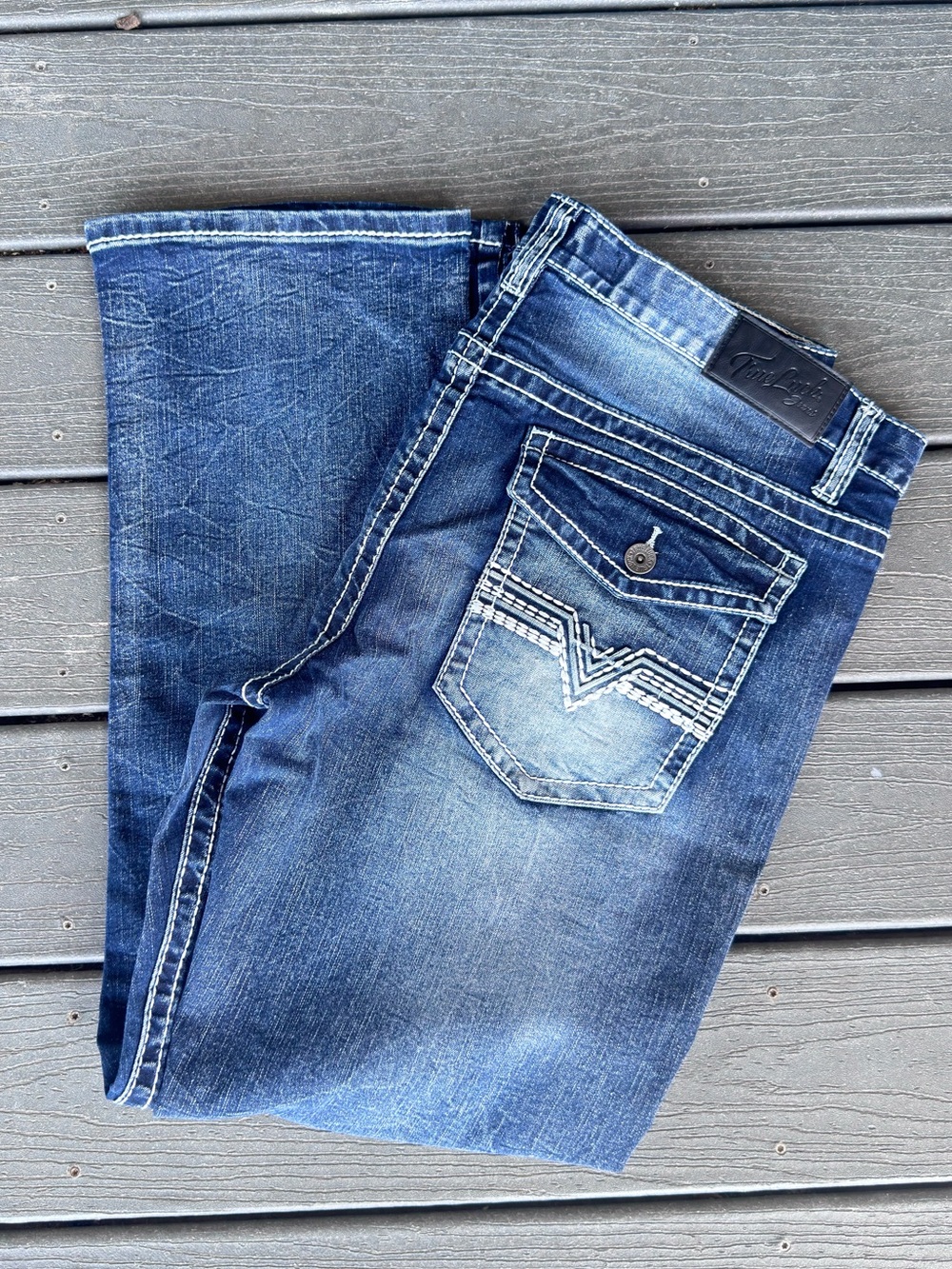 Men's True Luck Bootcut Blue Jeans with Embroidered Back Pocket